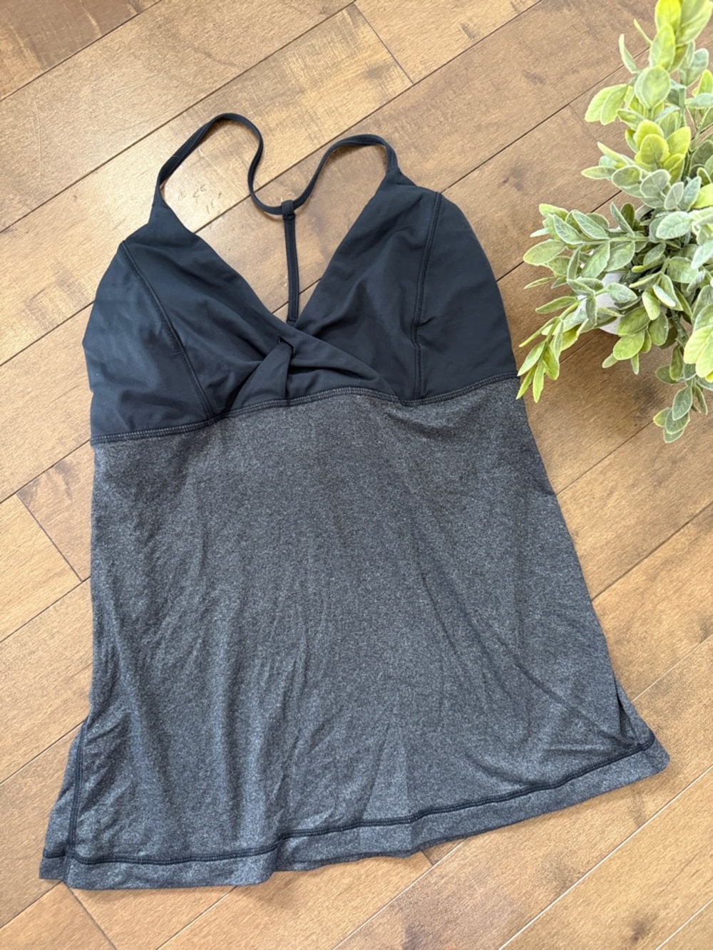 NWOT - Deep V Lululemon tank